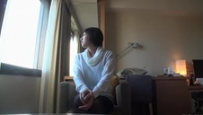 zapina jej nieogoloną pipkę