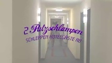 lesbijki ocierają się na kanapie