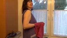 rudowłosa z masażystą