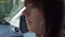 liże cipsko wypinającej się suczki na schodach