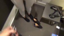 zgrabna brunetka jest pieszczona po pipce seks zabawką