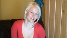 hd subtelna blondynka ciągnie koledze