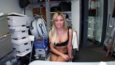 blada oddaje się czekoladowym kolesiom