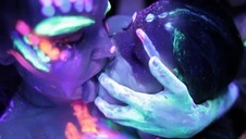 krągłe pośladki i białe pończochy