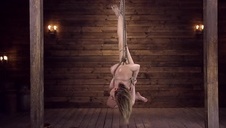 wydymał w dupę pokojówkę