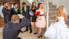 gruby penis wypełnia jej analną dziurkę