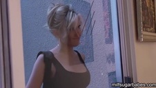 babka na gumową zabaweczką