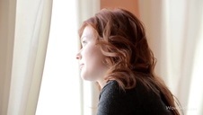 świetna modelka ładnie porusza się na kutasku