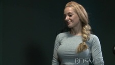 sek z delikatnymi laseczkami w trójkącie