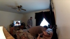 siwy facet z naturalną babeczką