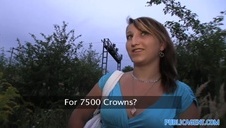 długowłosa siostra ma śliczną buźkę