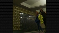 ruda trzepie penisa na plaży