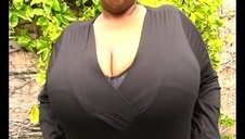 seks na parapecie z blond laseczką