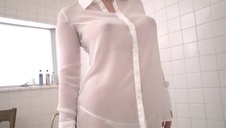 naturalna laleczka połyka