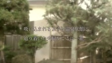 facet posuwa zgrabną czekoladkę