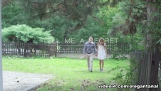 doktorek robi przegląd w jej piczce