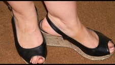 rozepchał jej młodą analną dziureczkę