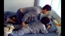 płaska niunia wypieściła się paluszkiem