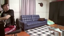 fajna dupcia z tatuażem nieźle ssie jego dydolka