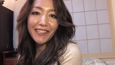 piękne kotki liżą swoje dziurki