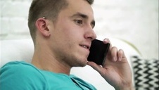 kolega lubi jej słodkie sterczące sutki