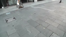 jest bardzo podniecony jej pięknym ciałem