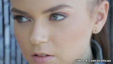 cudowna blondyneczka lubi podwójną penetrację