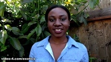 rozgrzana blondyneczka całkiem nago