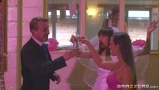 francuska dojrzała mamuśka masturbuje się samotnie na plaży