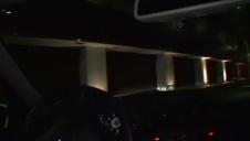 aryjska pielęgniarka obciąga dwa młode fiuty