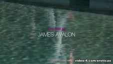 seksowna suczka robi remont w domu