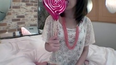 sesja brunetki w bieliźnie