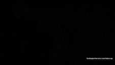 wypina się a oni ruchają ją w obie dziurki