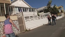 analny seks z wypinającą się latynoską w ogrodzie