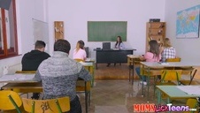 piękna laseczka oddaje swoje wszystkie dziury