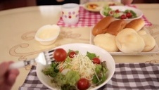 wymyślił sposób jak ją po cichaczu zaliczyć