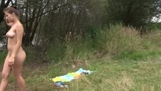 wygodnie na tylnej kanapie w dużym aucie