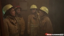 igraszki pięknych nastolatek