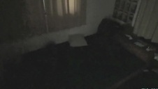 zabawia się z seksowną brazylijką