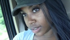 seksowna mama robi pokaz w kuchni