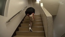 z cycata blondyną w rezydencji z basenem