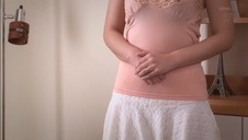 gładka szparka i wielki biuścik dobrej brunetki