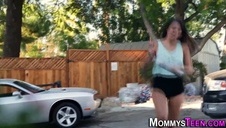 śmiało wjeżdżaj w jej latynoski garaż