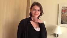 zlał się na jej brzuszek