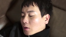 wsadził jej cały język do cipy i zrobił jej dobrze