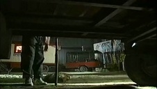 babka pali papieroska rozkłada nogi i daje sobie z palca