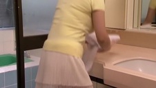 zgrabna pani zapięta w kakaowe oko