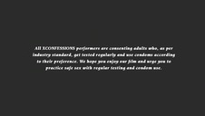 azjatka bosko się pieści przed kamerą