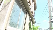 poklepał jej cycuszki swoim kutasem