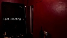 dojrzała kobieta robi lodzik